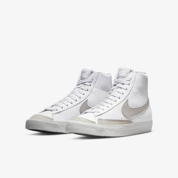 Nike Blazer Mid 77 SE Older Basketbalschoenen Kinderen Wit Lichtbeige | NK657IEW