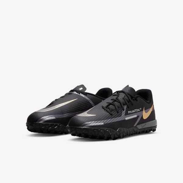 Nike Jr. Phantom GT2 Academy TF Older Turf Voetbalschoenen Kinderen Zwart Metal Goud Donkergrijs Metal Donkergrijs | NK809CJH