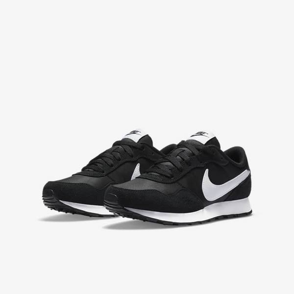 Nike MD Valiant Older Sneakers Kinderen Zwart Wit | NK172SEI