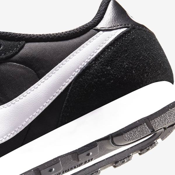 Nike MD Valiant Older Sneakers Kinderen Zwart Wit | NK172SEI