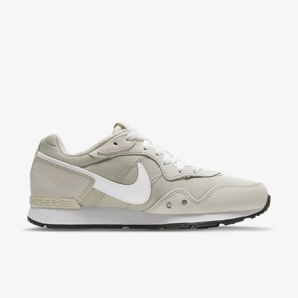 Nike Venture Runner Sneakers Dames Lichtbeige Lichtbeige Wit | NK367XAT