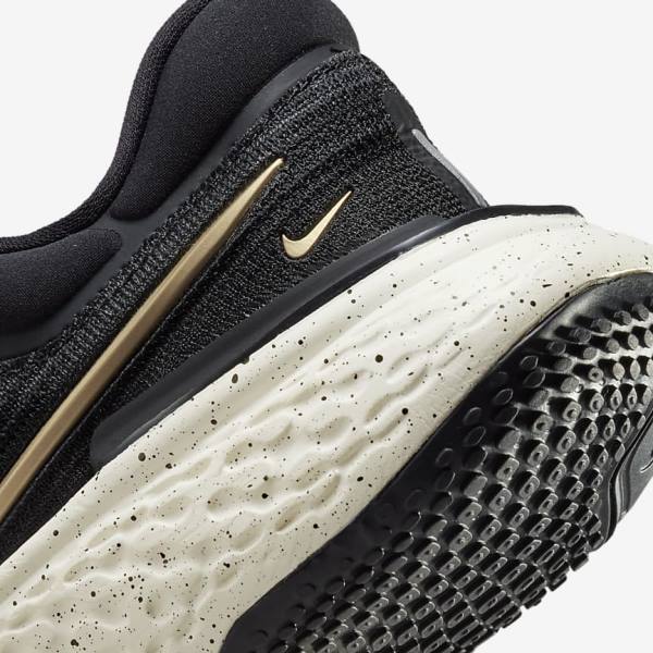 Nike ZoomX Invincible Run Flyknit Weg Hardloopschoenen Dames Zwart Metal Goud | NK506ULE