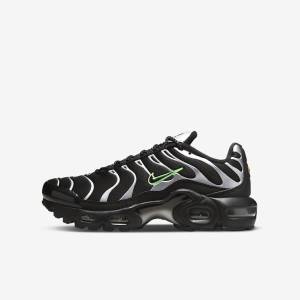 Nike Air Max Plus Older Sneakers Kinderen Zwart Groen Metal Zilver Zwart | NK345CLI